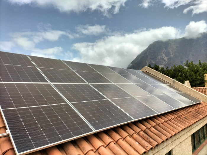 La Frontera ahorra más de 30.000 euros al año gracias a la energía solar